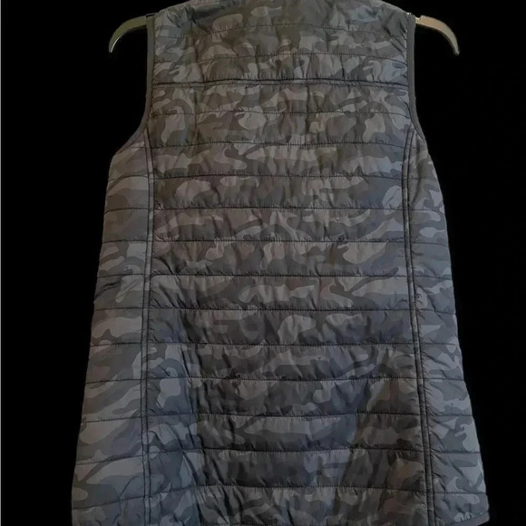 Vineyard Vines Blue Camo Vest - Picture 4 of 5